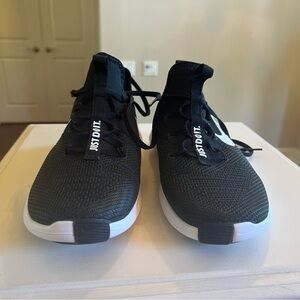 Nike Women’s Free sneakers